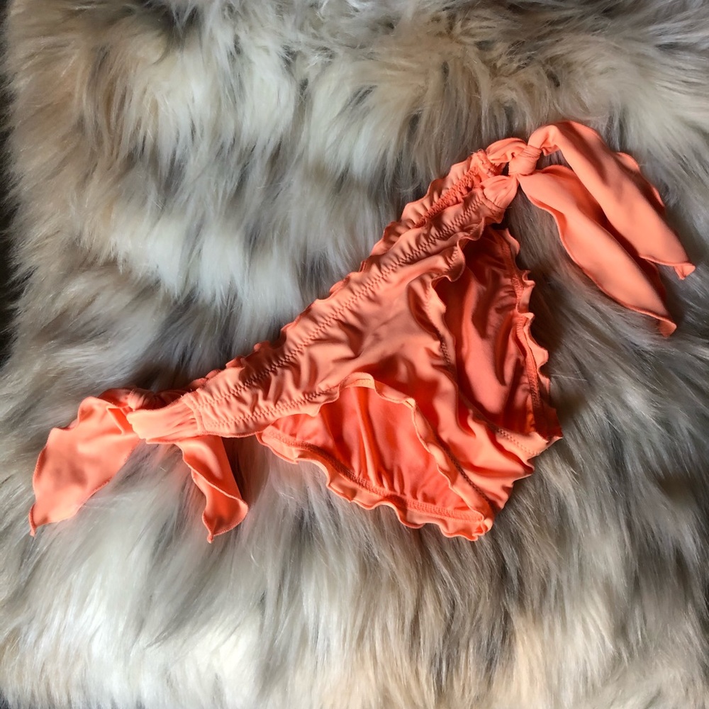 VS scrunch bikini bottoms